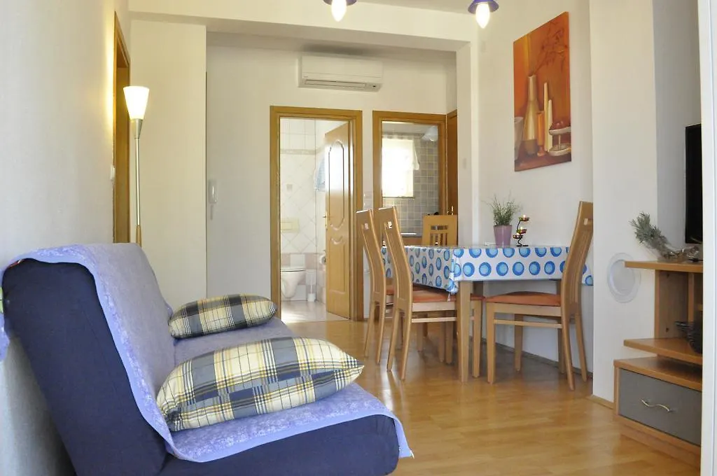 Apartments Zecevic Vrh  0*, Vrh (Krk) Croatia
