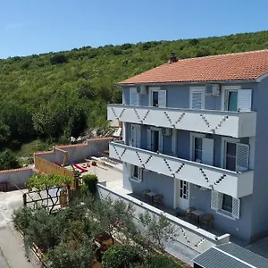  Apartment L&r